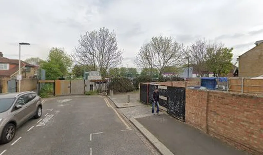 Lister School Playing Fields Car Park