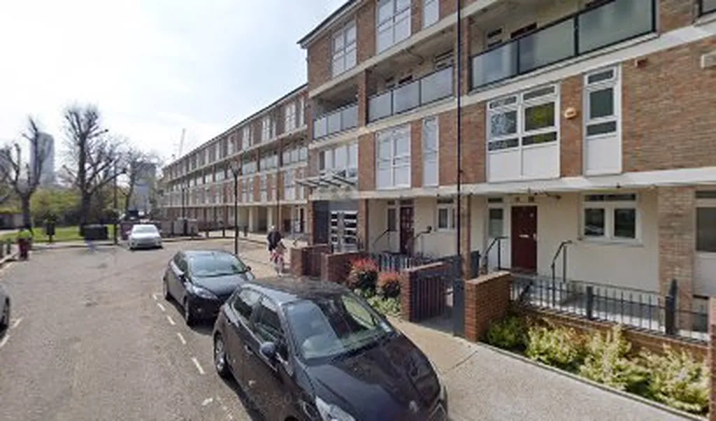 Man and Van Ponders End