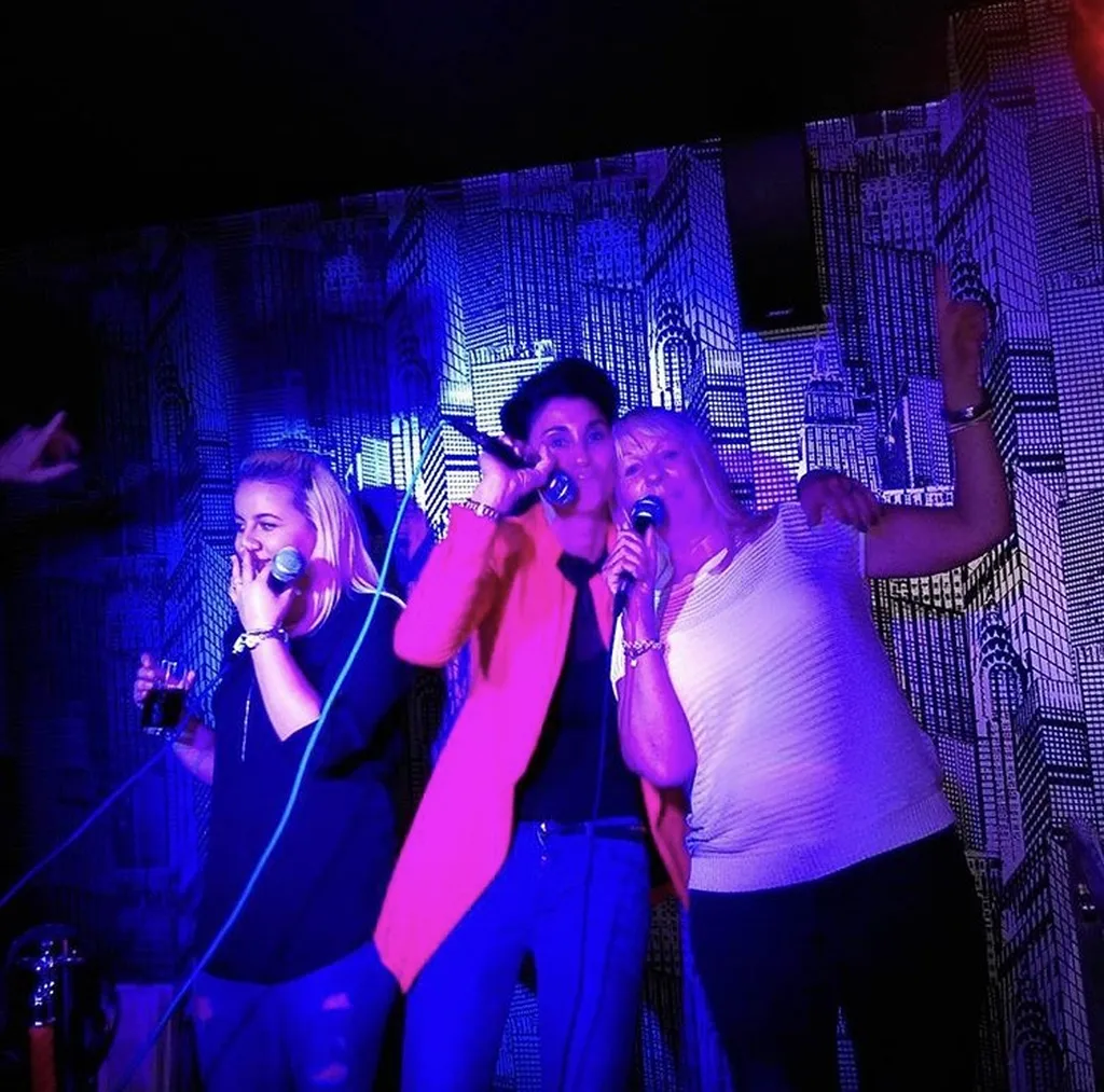 Metropolis Karaoke Bar