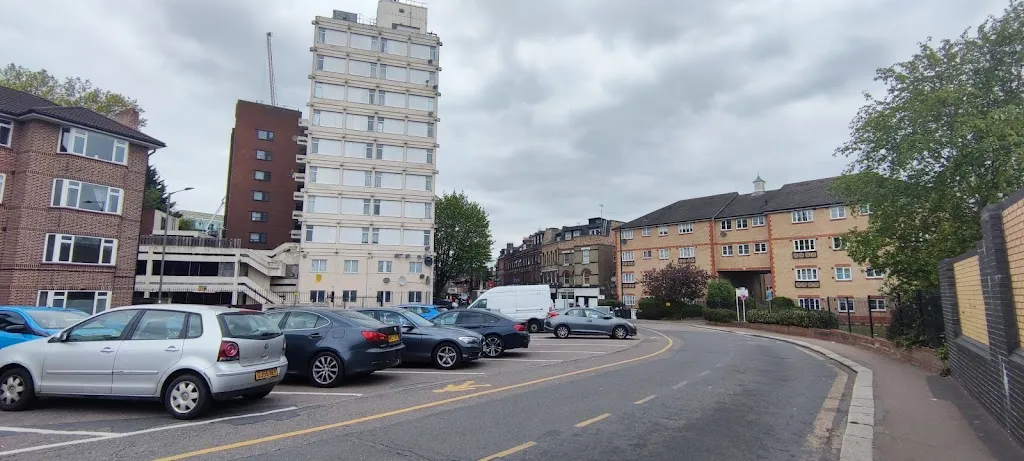 New Barnet Station Car Park