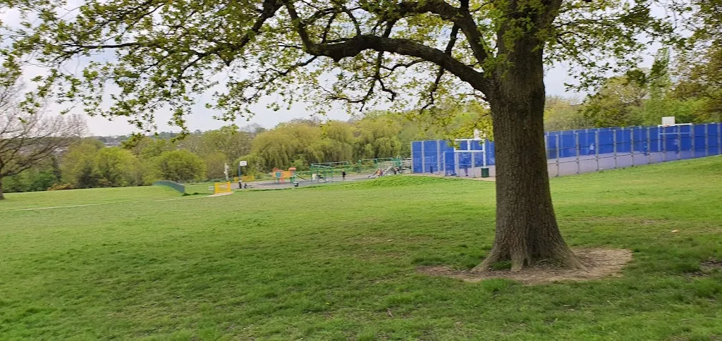 Oakwood Park Tennis Courts