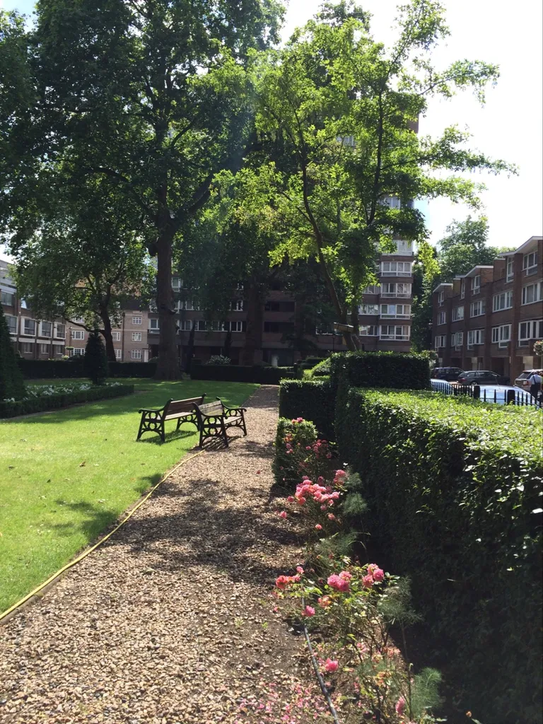Oxford Square