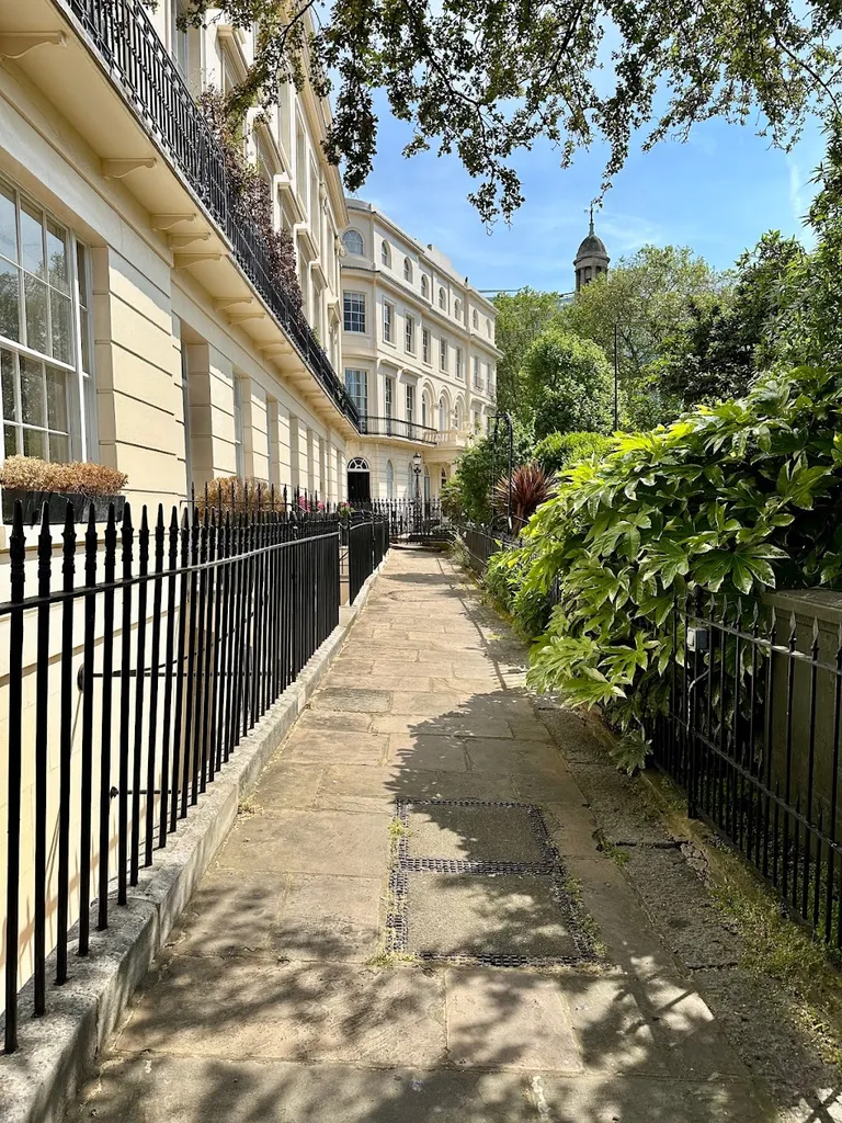 Park Square East