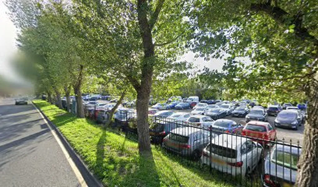 Parkway Parking