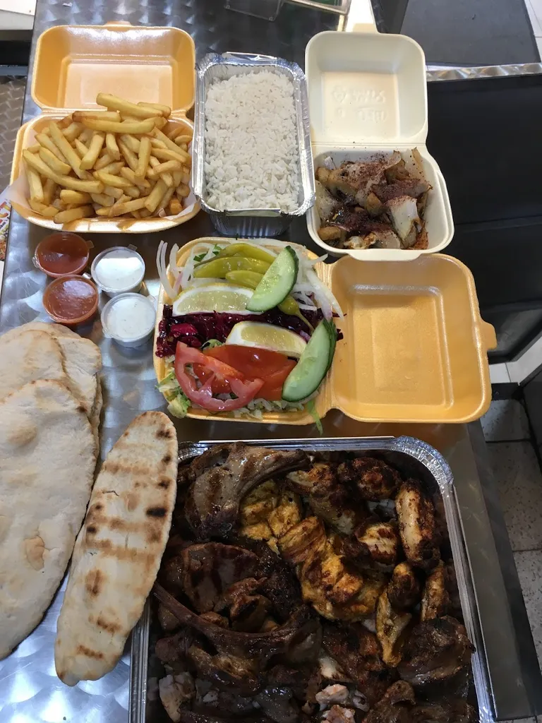 Perfect Kebab Pizza