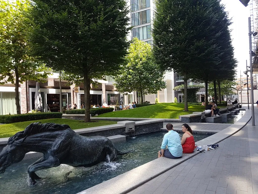 Piazza Walk