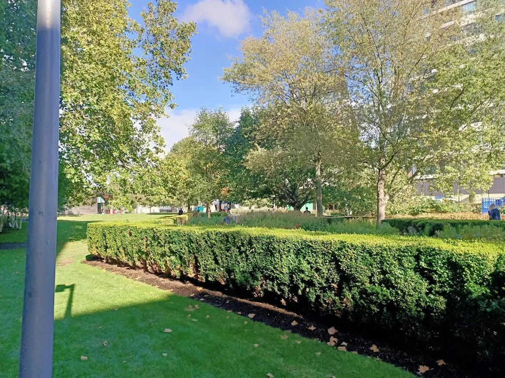 Potters Fields Park