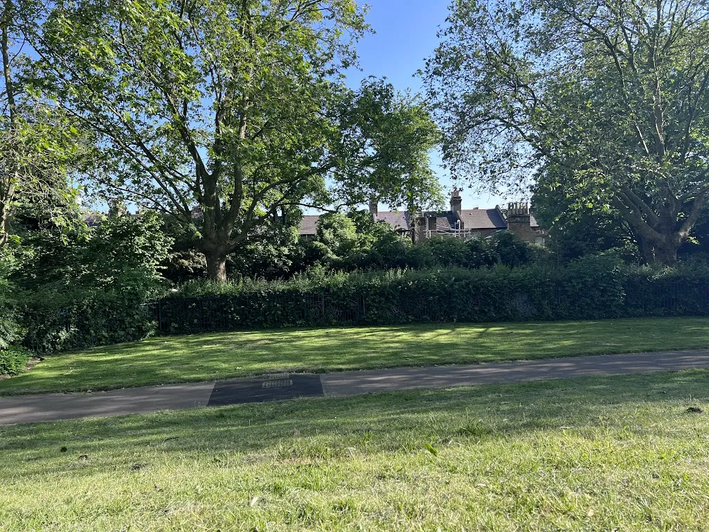 Queen's Park Gardens