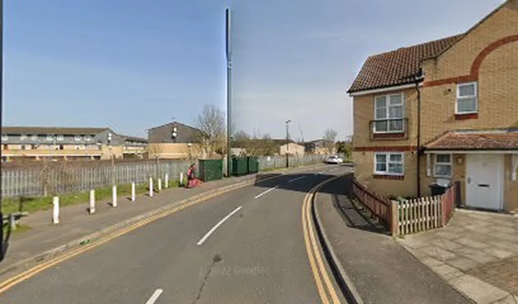 Railway path - Feltham