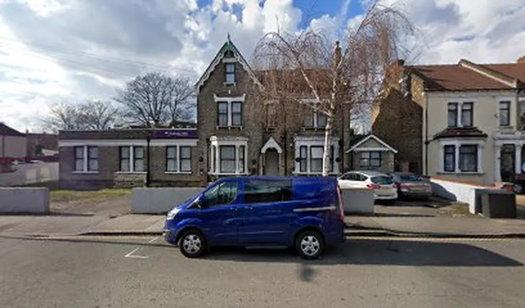 Redbridge Lodge