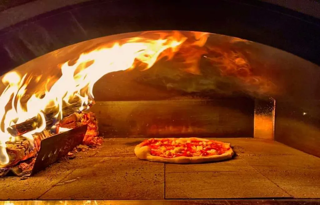 Regano Pizza