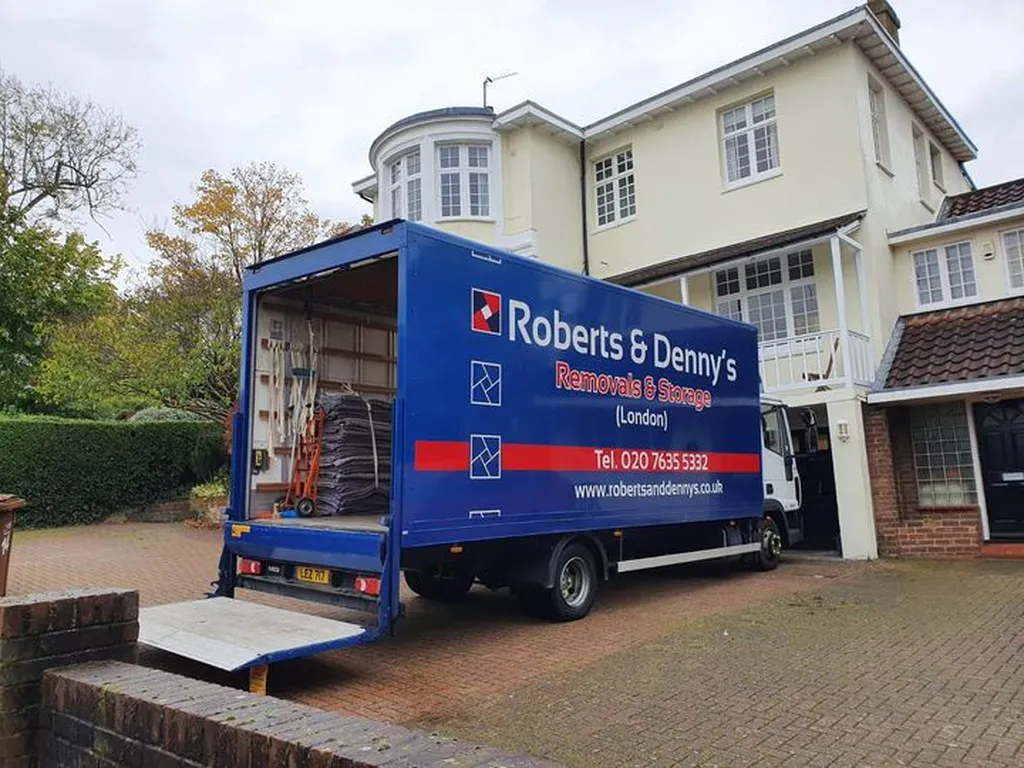 Roberts & Denny's Removals