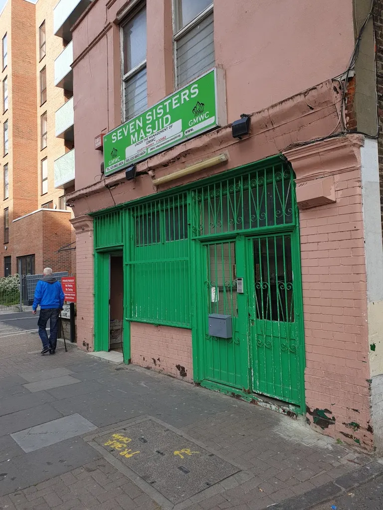 Seven Sisters Masjid