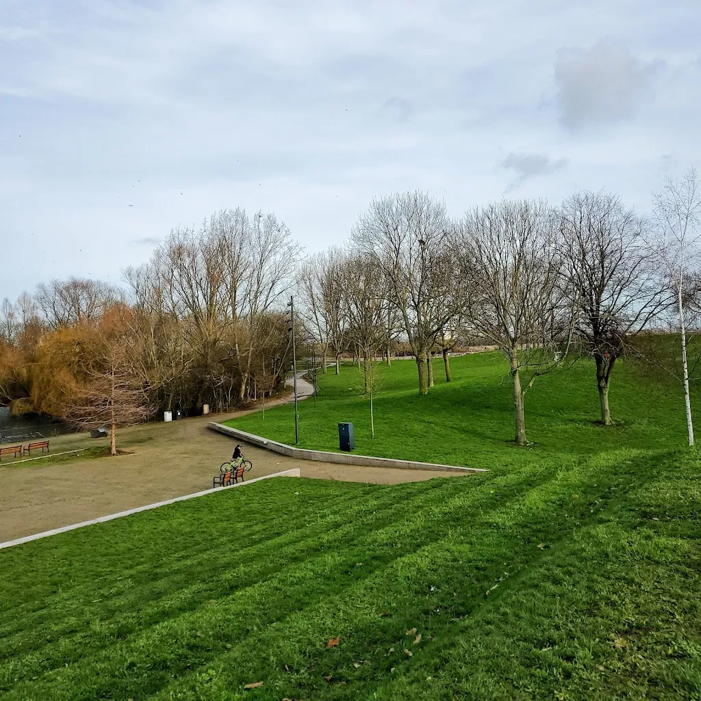 Southmere Square