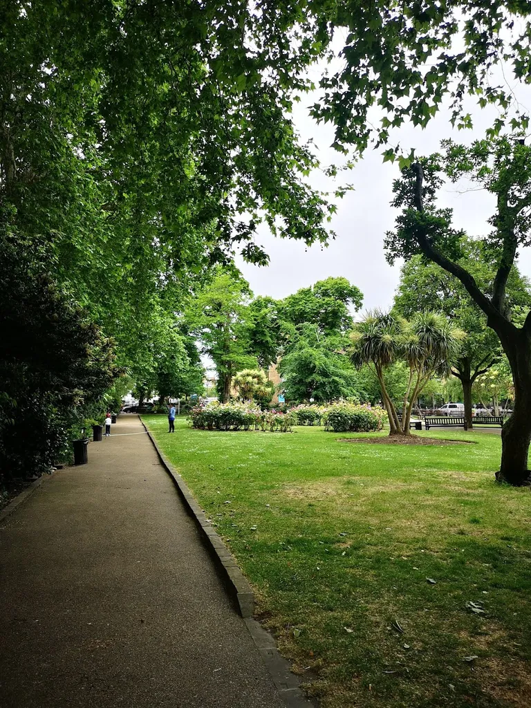 St Luke’s Gardens