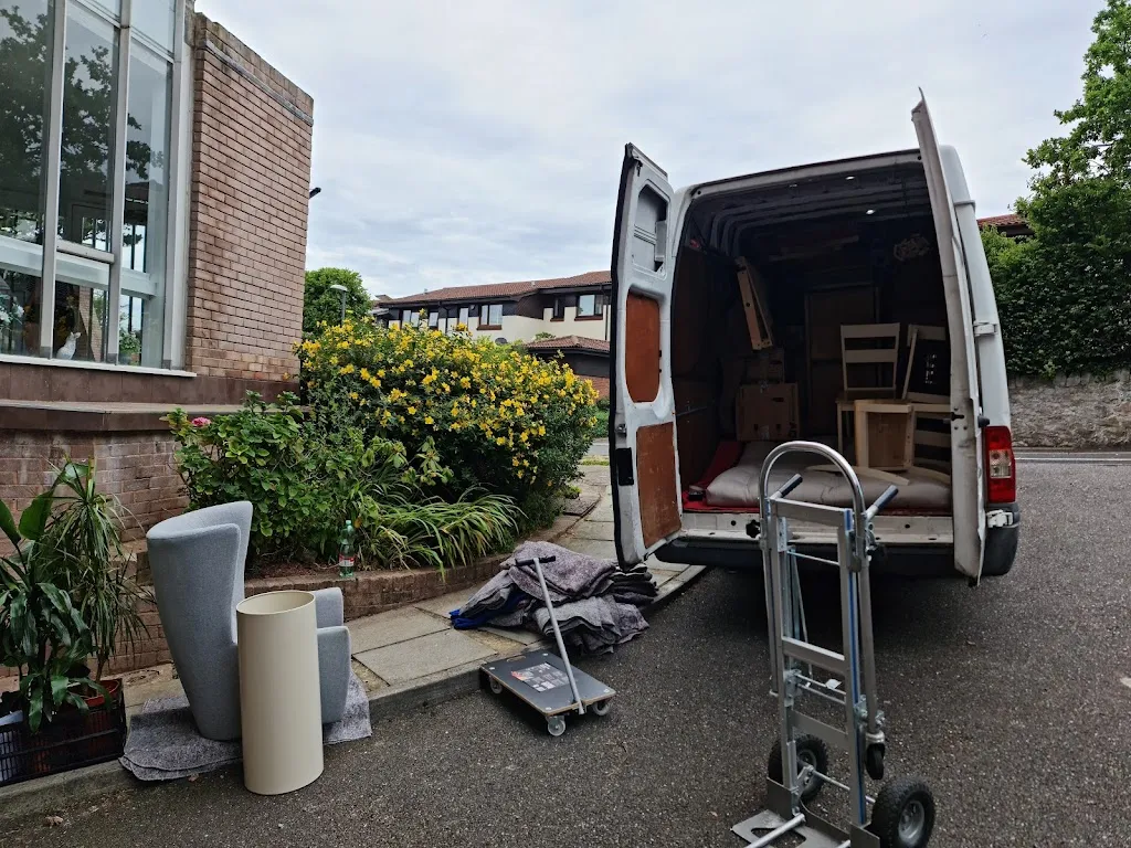 STANLY REMOVALS TEAM