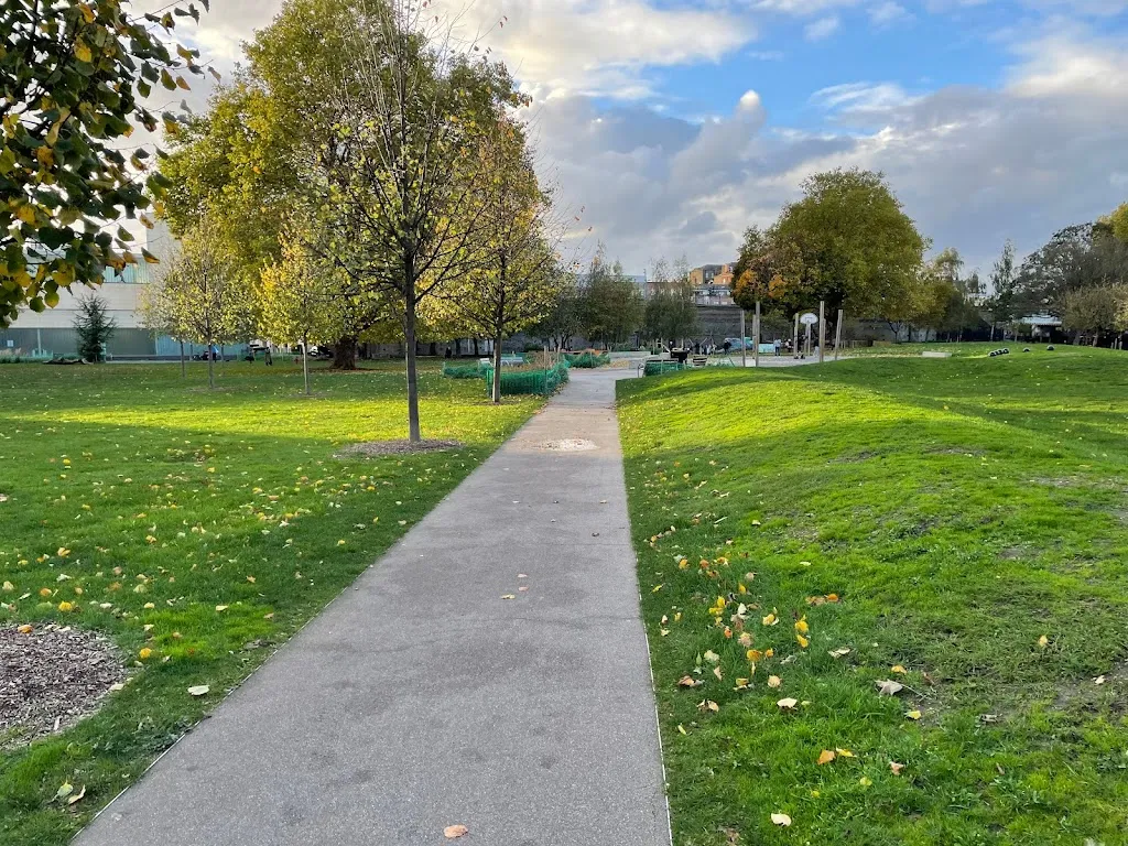 Stonebridge Gardens
