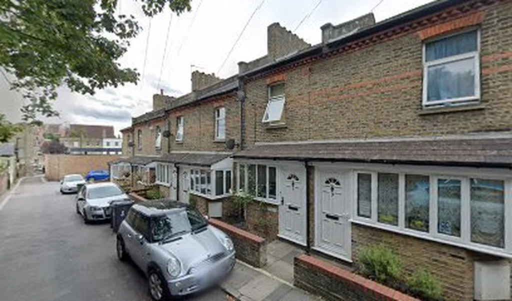 T J Painters & Decorators