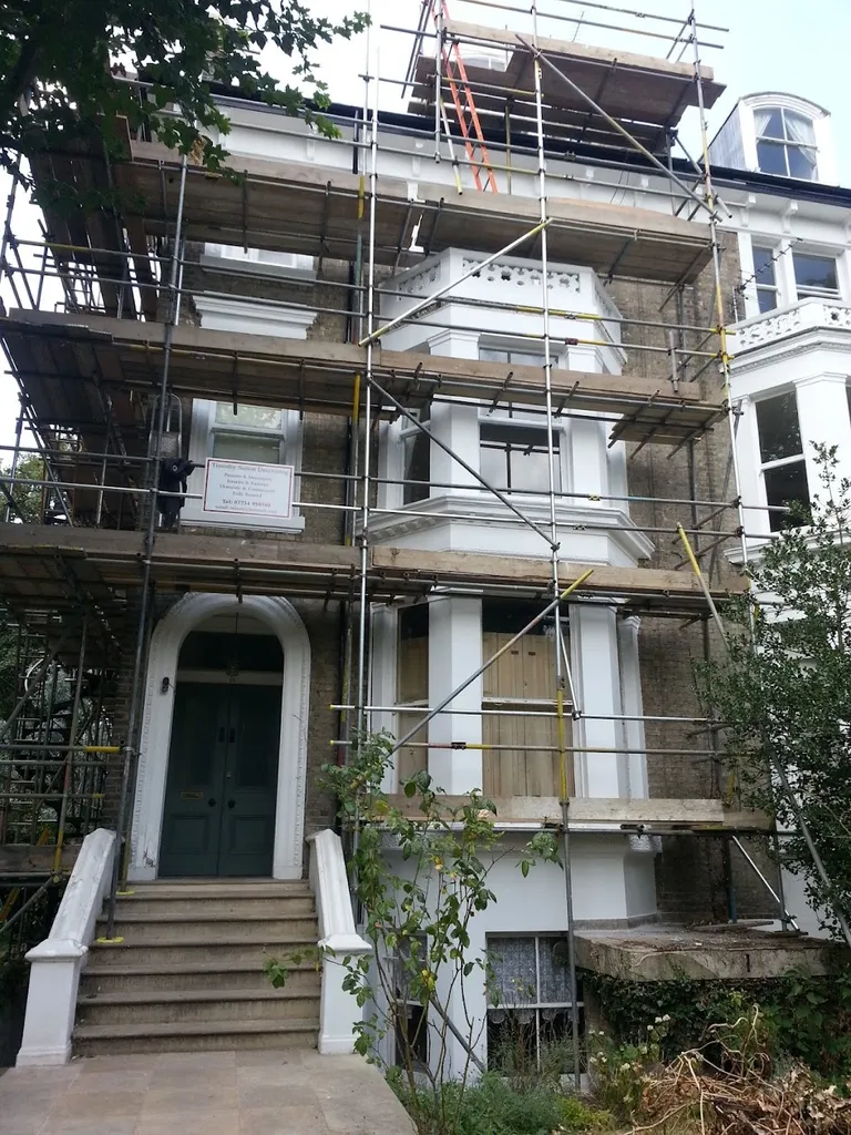 Timothy Sutton Decorating