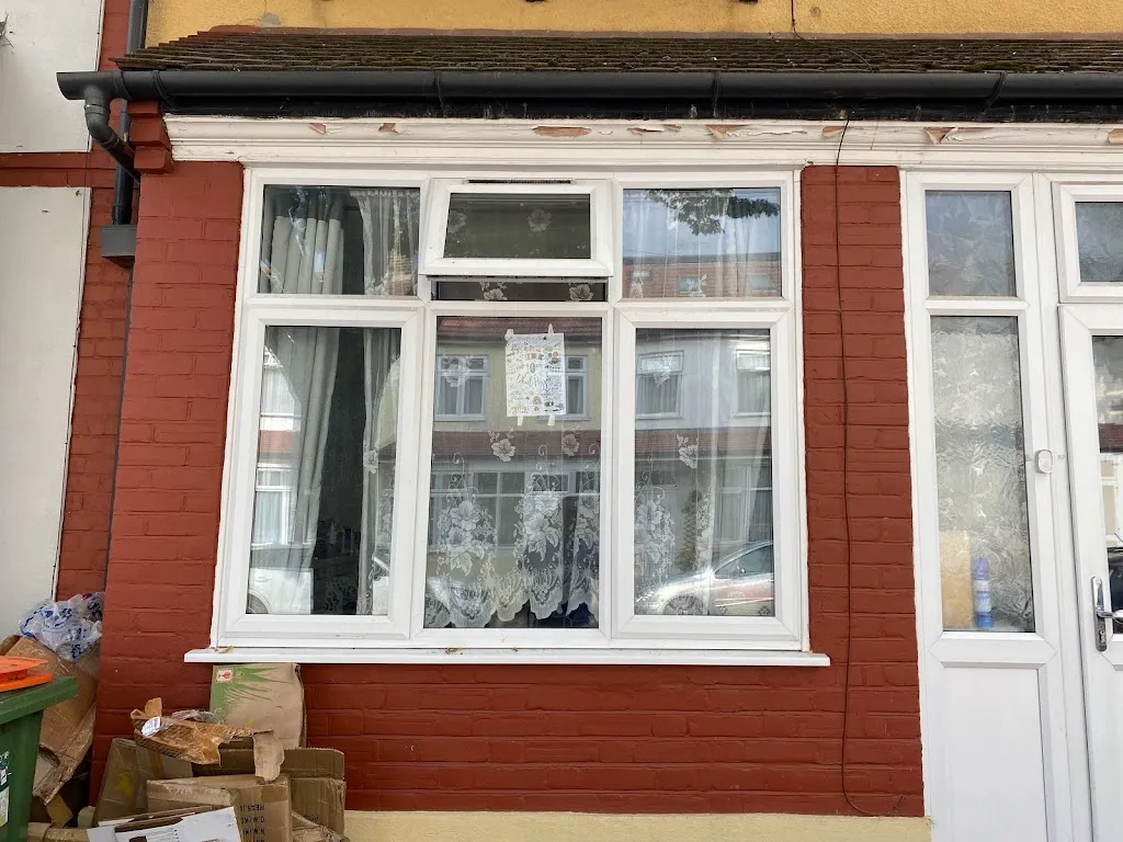 Tyrone Road Holiday Flat (Near Excel)