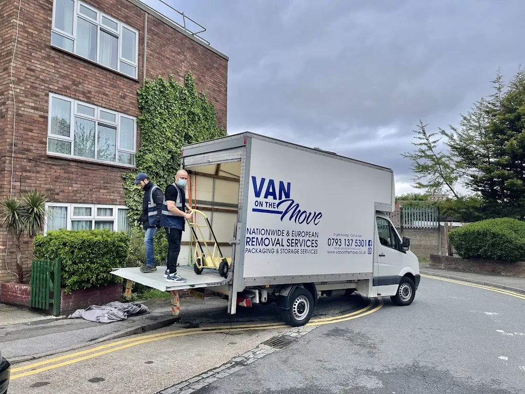 VAN on the MOVE - man and van London