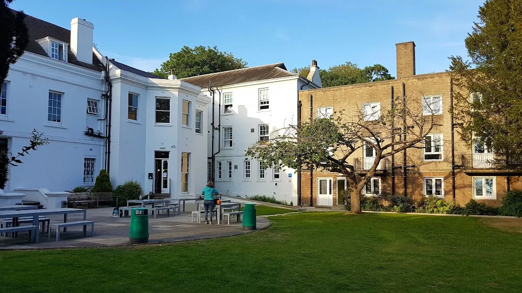 Via Lewisham Hostel