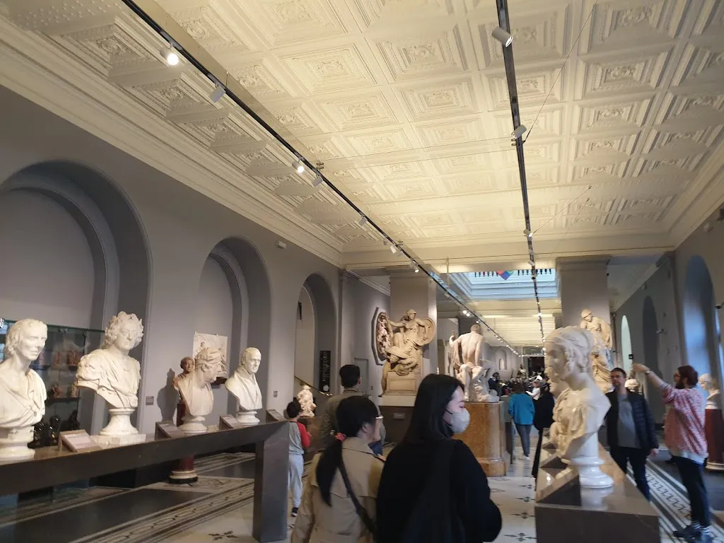 Victoria & Albert Museum Henry Cole Wing