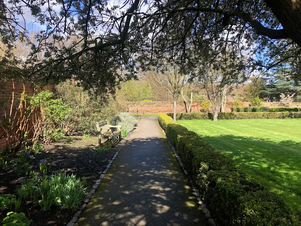 Well Hall Pleasaunce