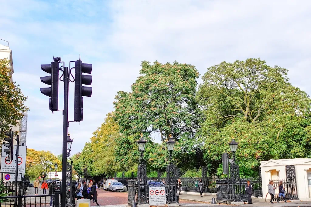 West Gate Park Square