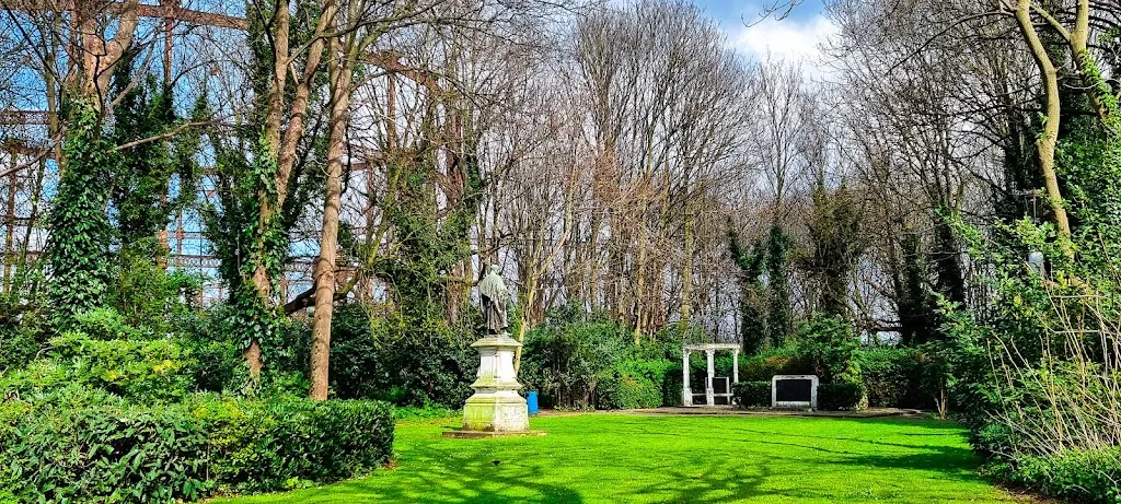 West Ham Memorial Gardens