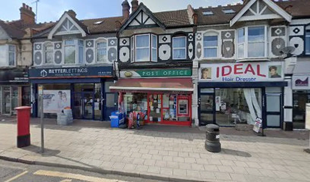 Amazon Counter - Post Office Cranbrook Road (449)
