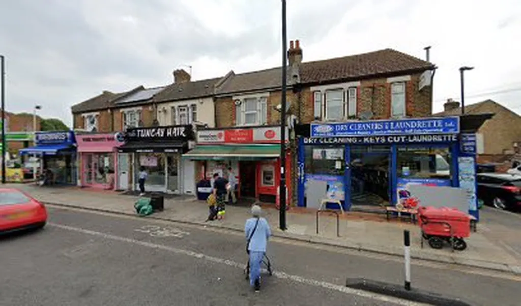 Amazon Counter - Post Office Hertford Rd (345)