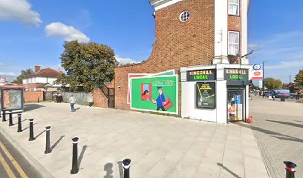 Amazon Counter - Post Office Kingshill Avenue