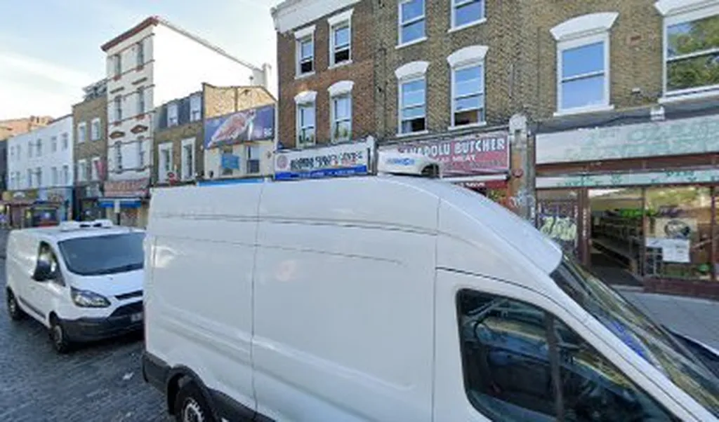 Amazon Counter - Post Office Kingsland Road