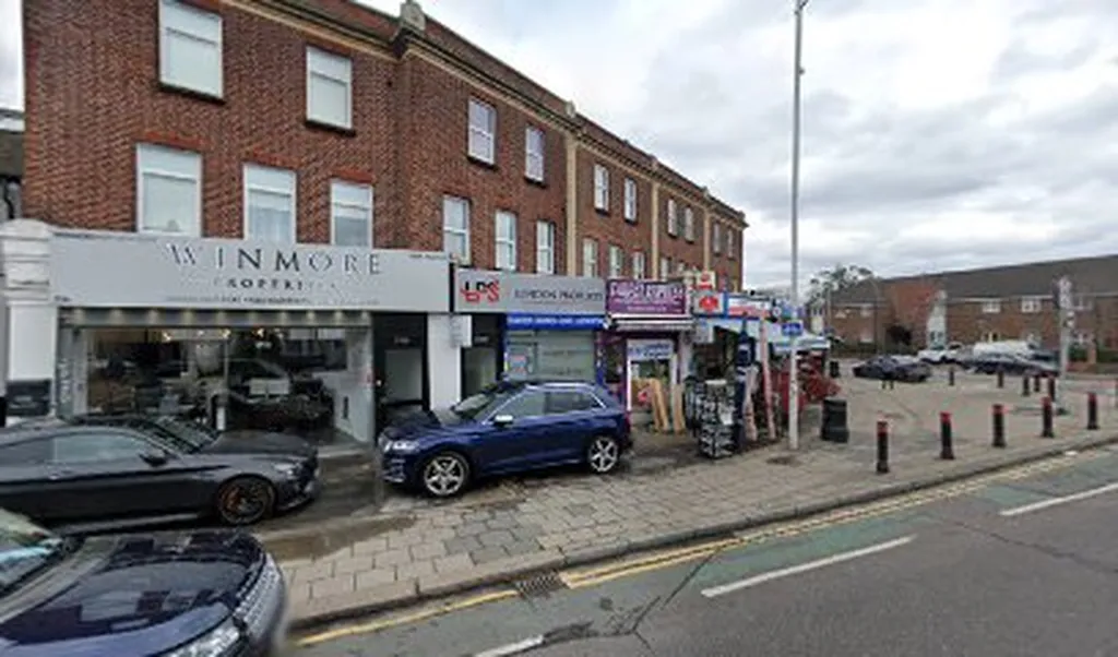 Amazon Counter - Post Office Ley Street