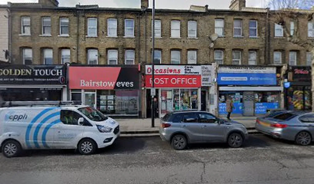 Amazon Counter - Post Office North Finchley