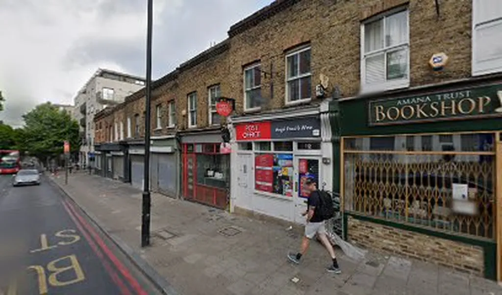 Amazon Counter - Post Office Pentonville Road