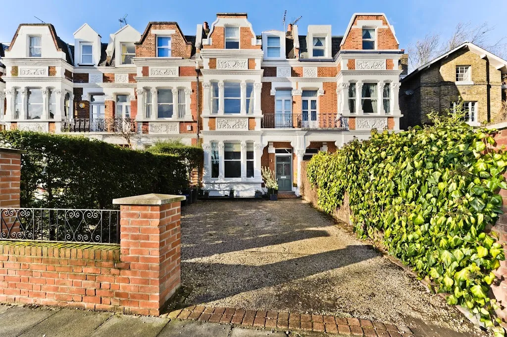 Antony Roberts - Richmond Sales & Lettings