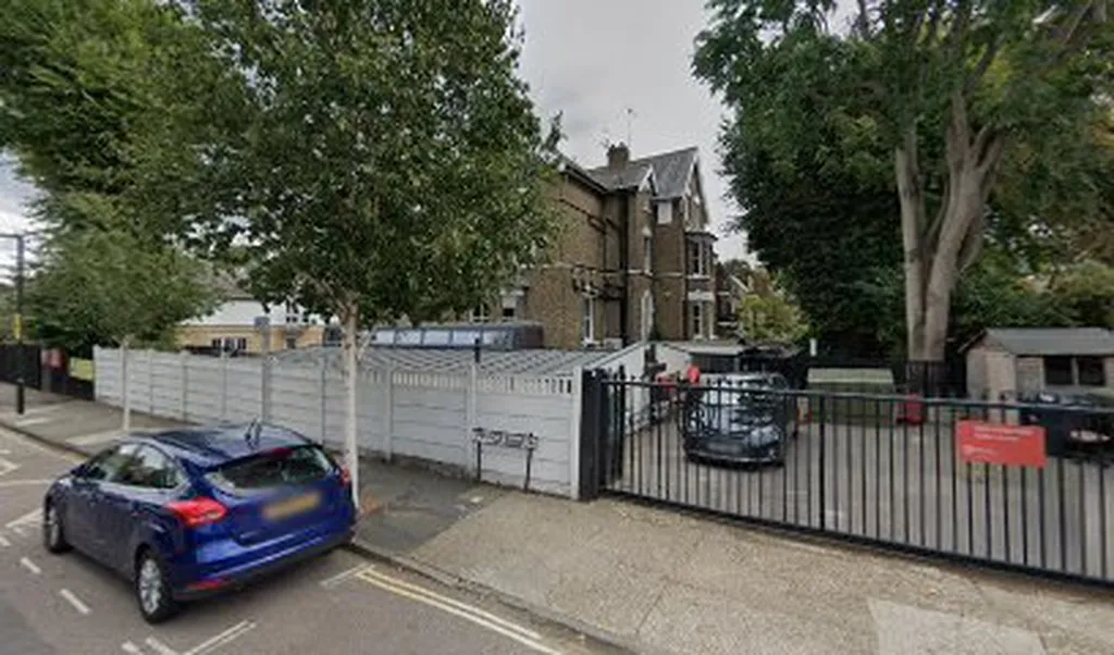 Broomfield House School