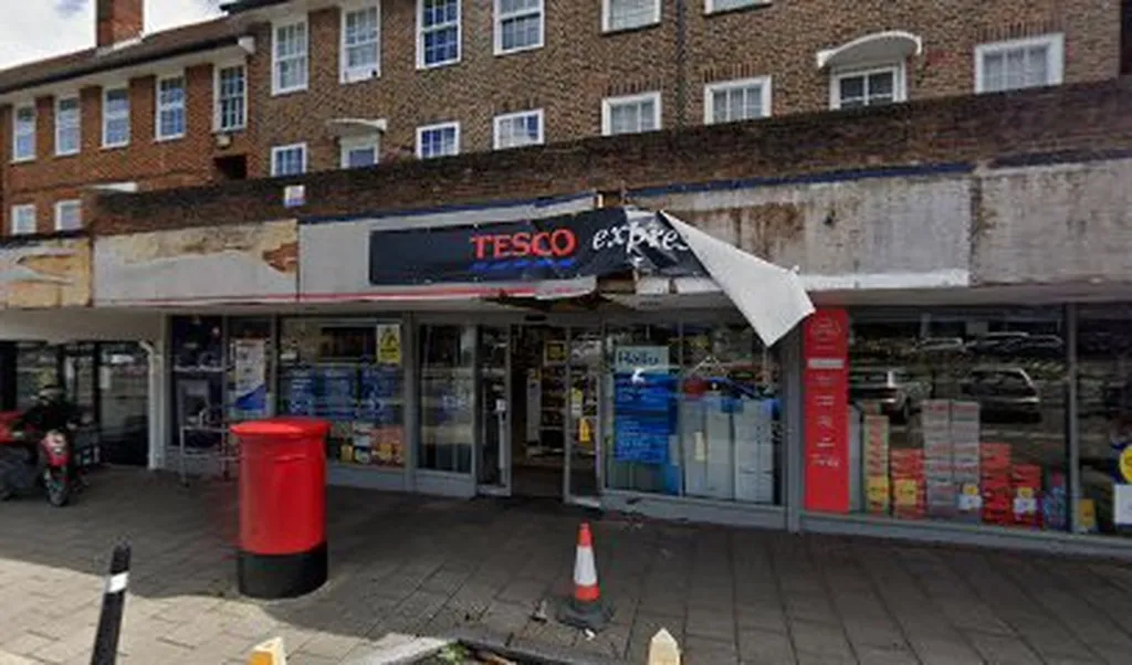 Chessington Post Office