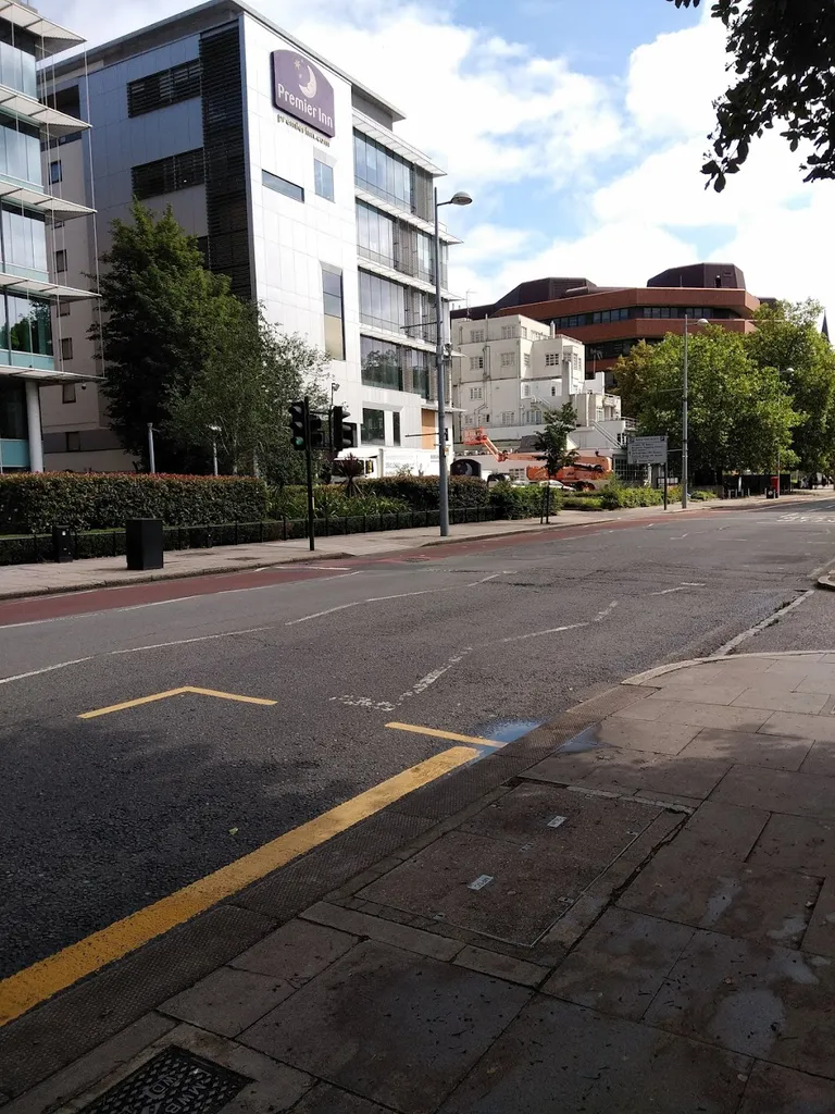 Ealing Police Station (Stop P)