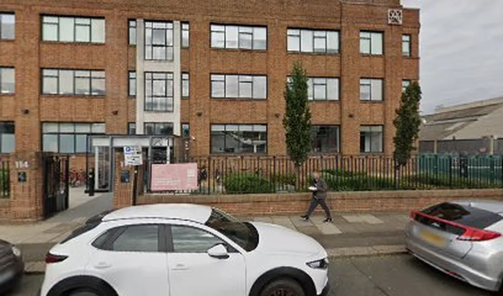 Gunnersbury Roofing‎