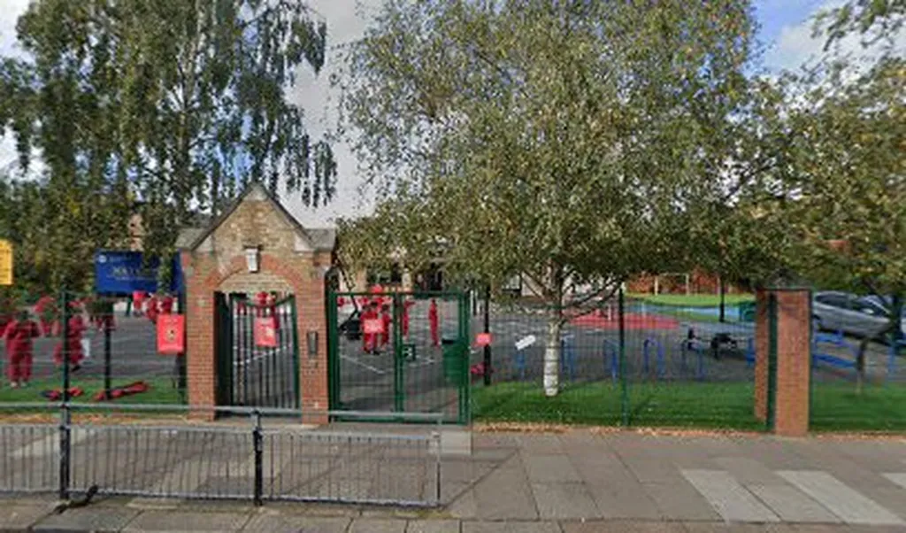 Holy Cross Catholic Primary School, Fulham