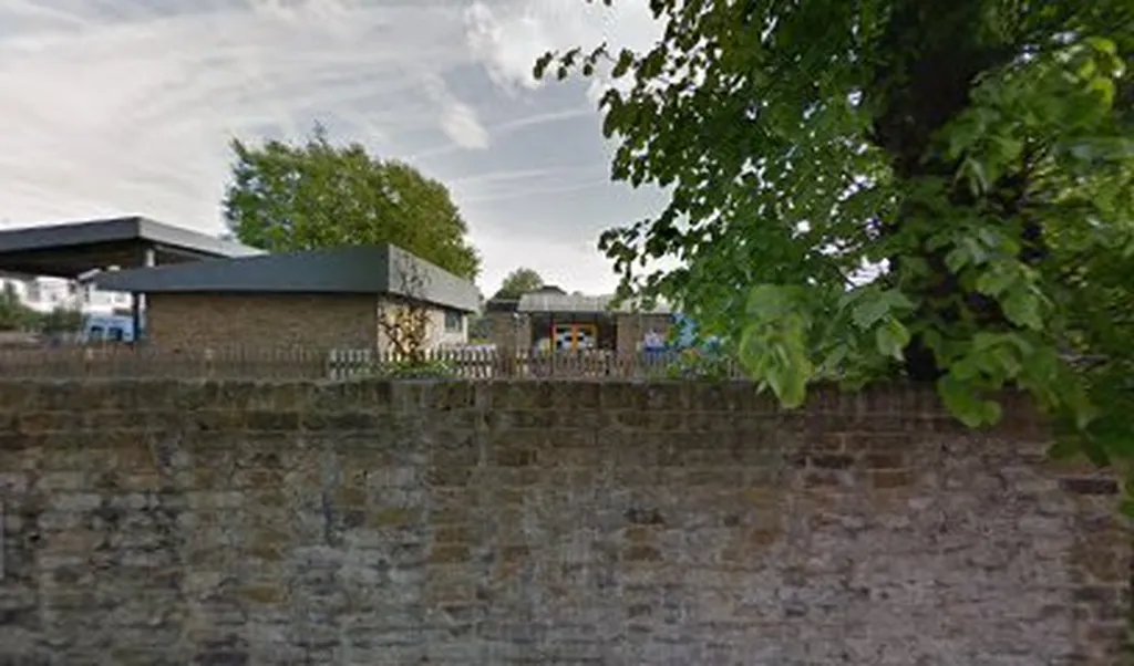 Kings Avenue School