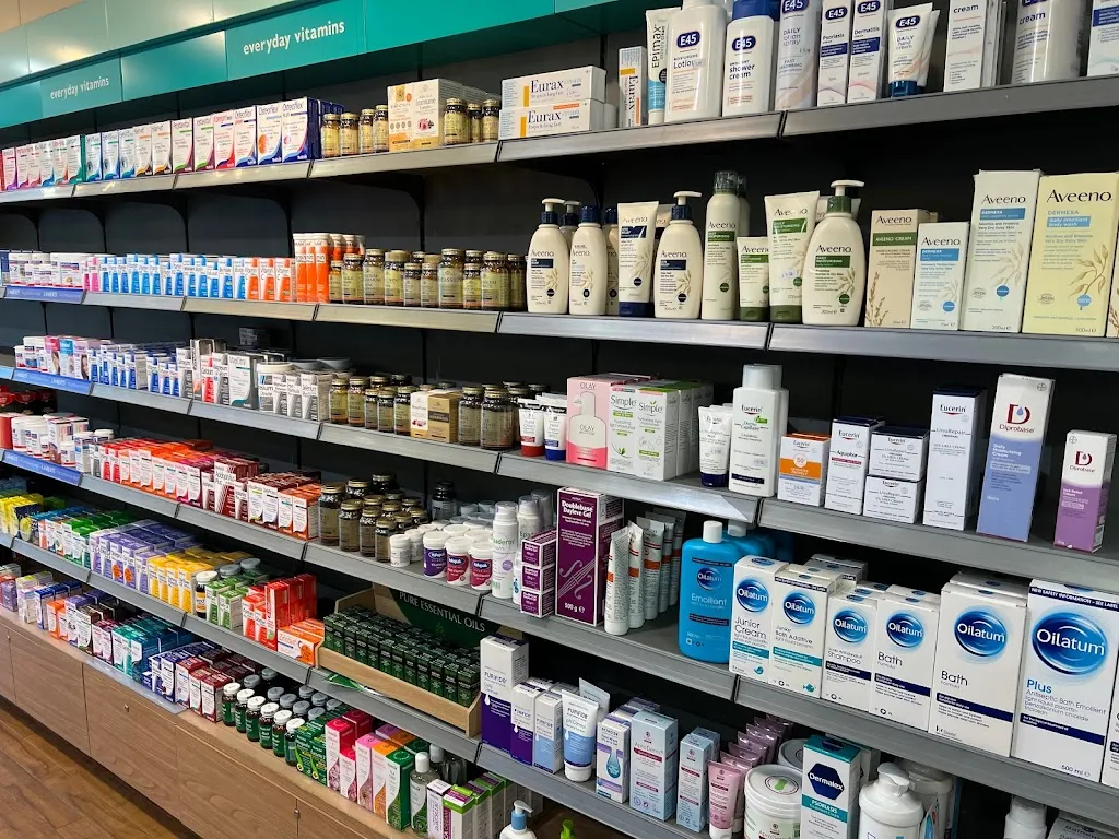 Lakewood Pharmacy / Yellow Fever and Travel Vaccination centre