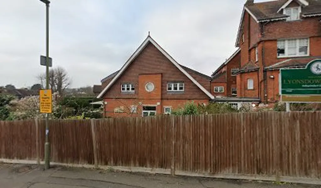 Lyonsdown School
