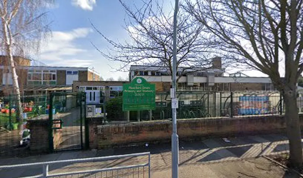 Mossford Green Primary School