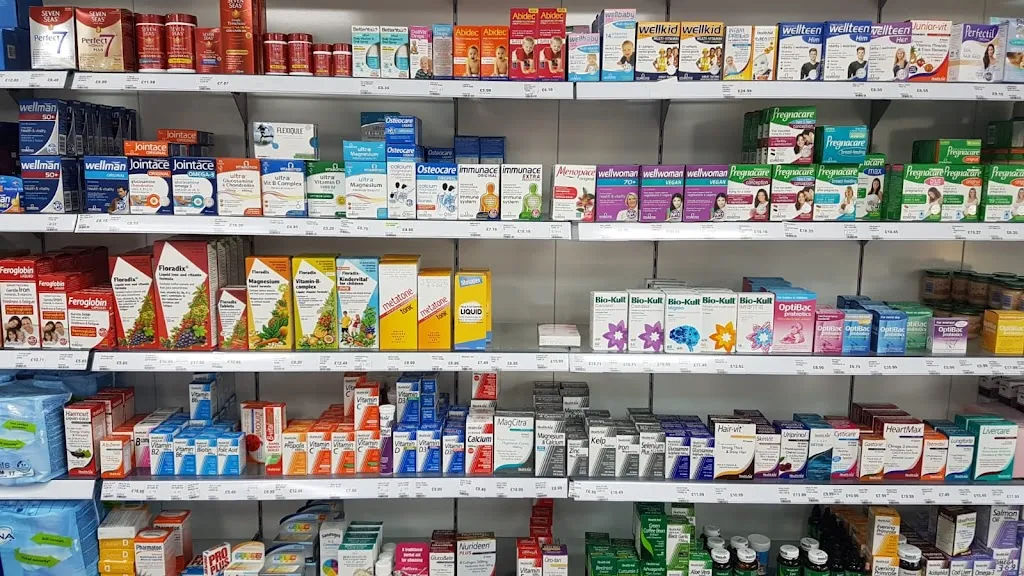 Newmans Pharmacy , Yellow Fever Centre and Travel Clinic (Greengate)