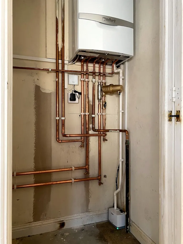 P Dymott Plumbing & Heating Ltd