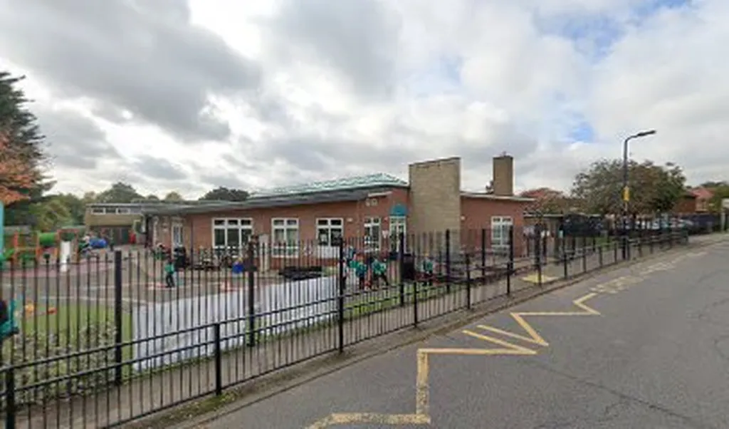 Petts Hill Primary School